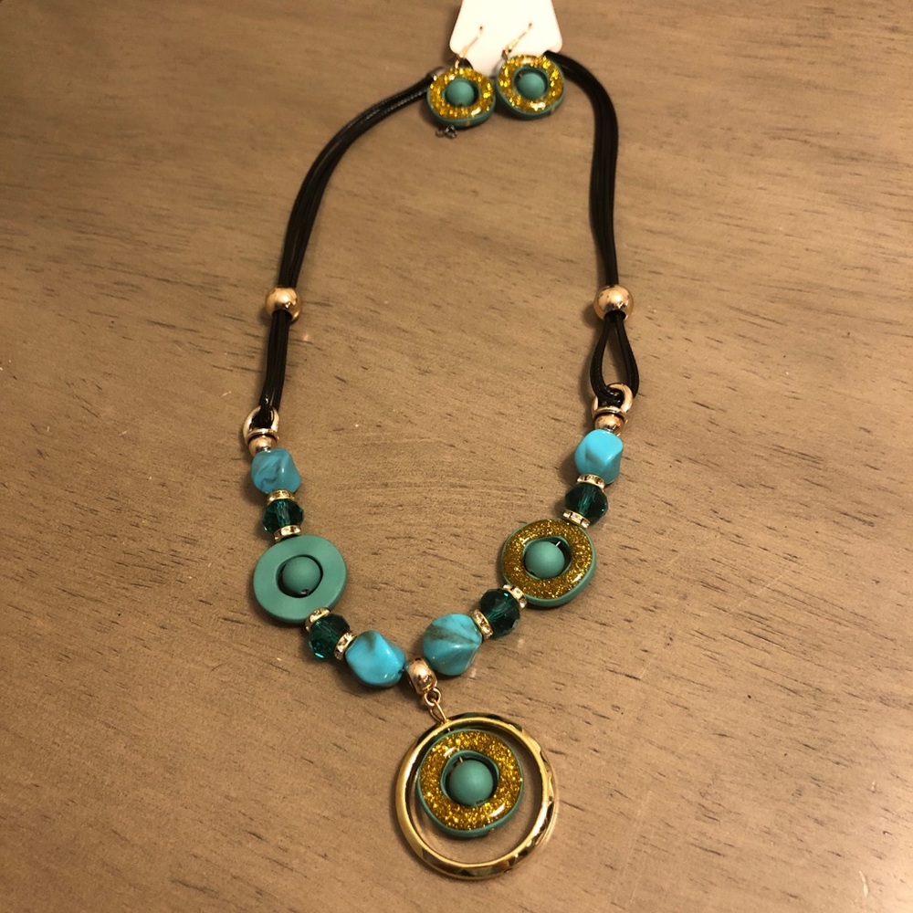 Elegant Turquoise Blue Color and Sparkly Gold Necklace and Earrings Set